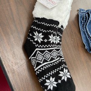 NWT cozy hub lounge socks